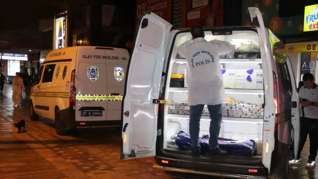 İş Hanında Tanınmaz Halde Ceset Bulundu! 5